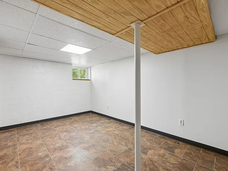 1810 Theresa Dr — Photo 34