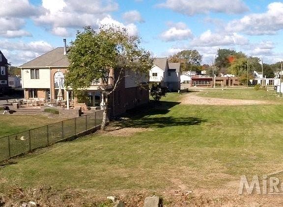 3rd image of 31214 Jefferson Ave