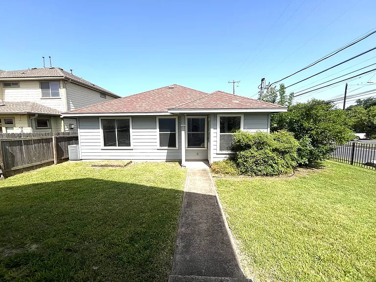 5413A Roosevelt Ave — Photo 20
