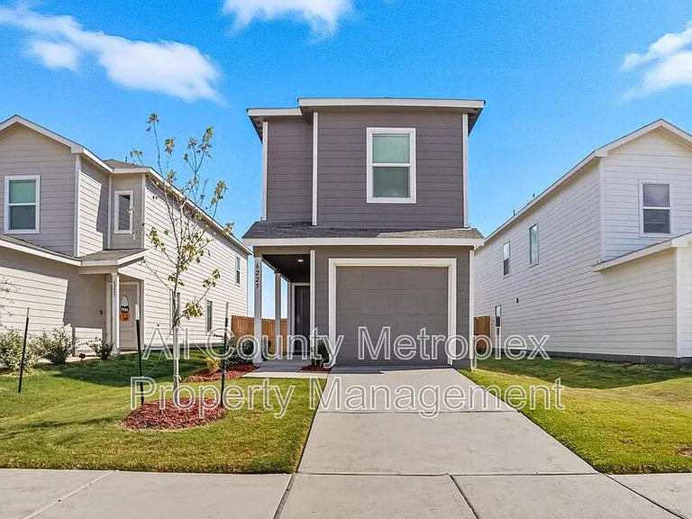 6225 Kingfisher Way — Photo 1