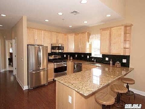 4th image of 21 Lager Ln #21