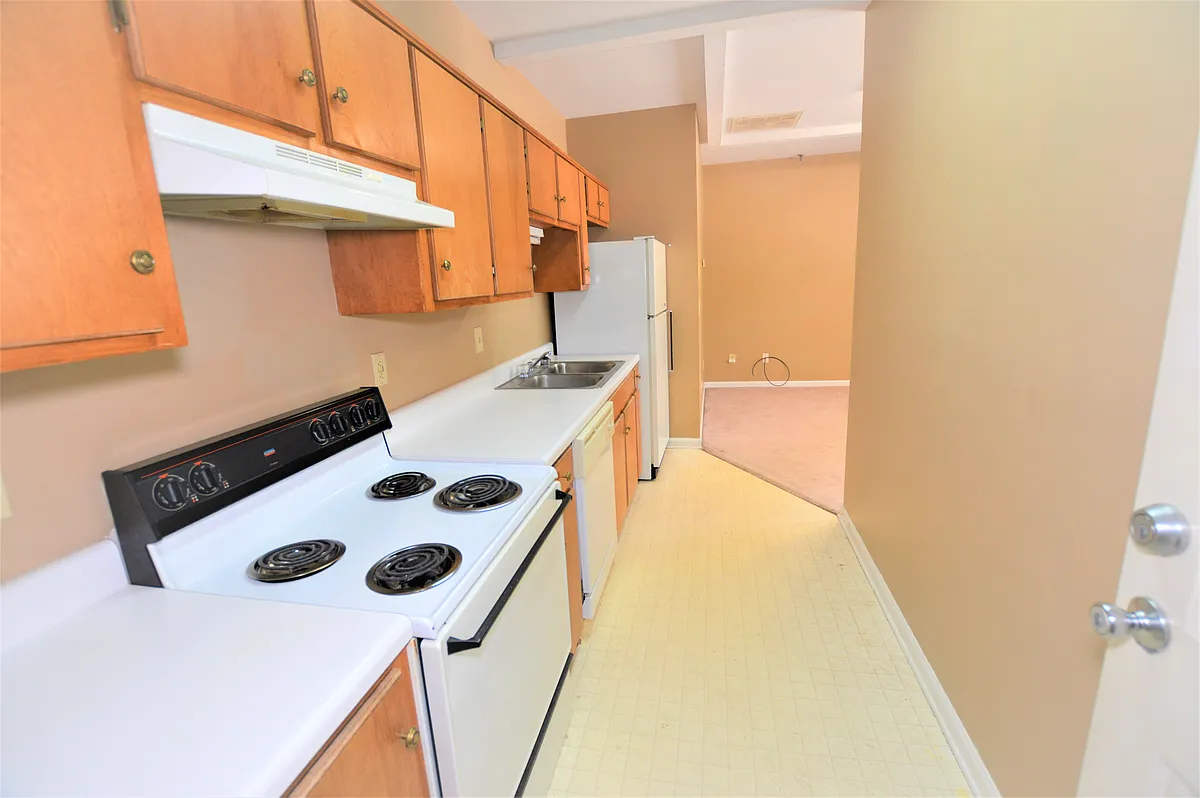 Building Photo - 715 Wadsworth St #6
