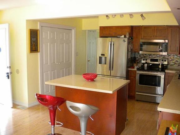 2nd image of 4668 Glenmawr Ave