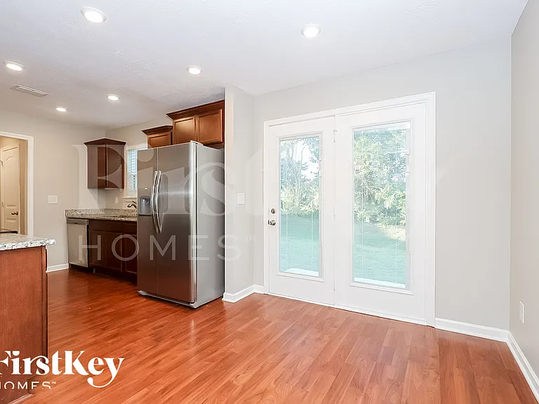 2116 Preserve Cir — Photo 5
