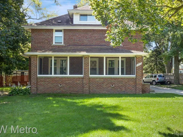 1331 W South Blvd, Troy, MI 48098