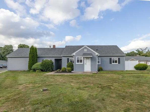 81 Applewood Dr #81, Chicopee, MA 01022