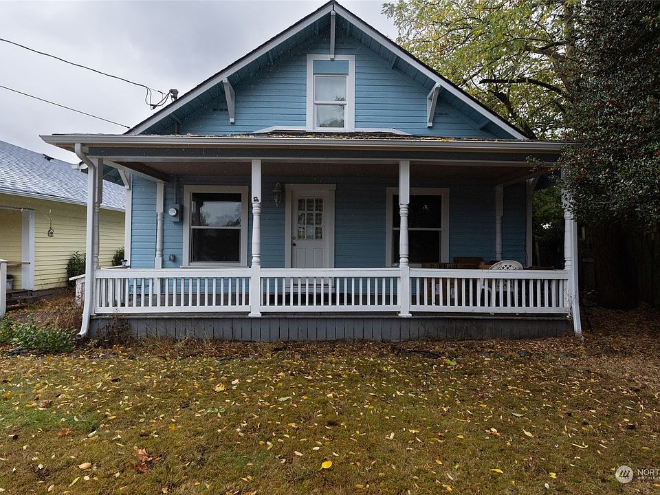 1st image of 138 McArthur Street S