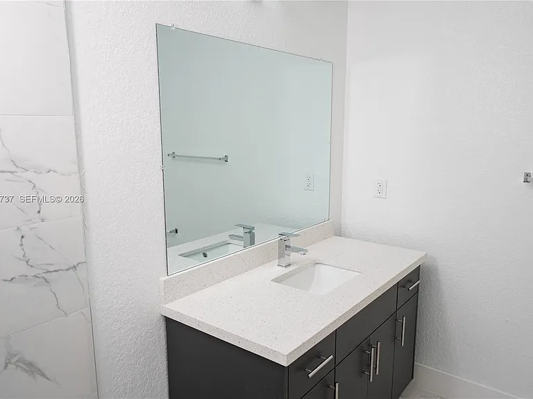 2522 NW 9th Pl — Photo 17