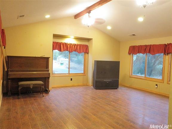 2nd image of 5561 Manzanita Ln