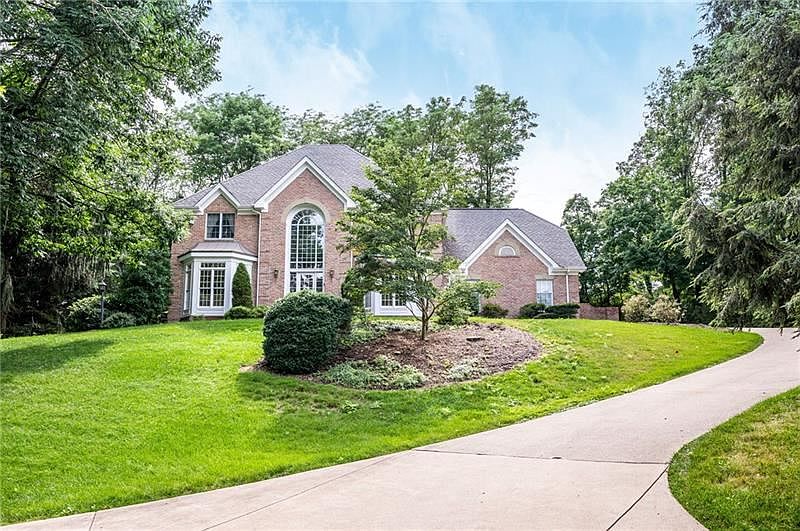 1st image of 122 Saint Ives Dr