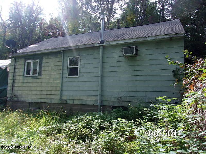 5th image of 1650 Crescent Road