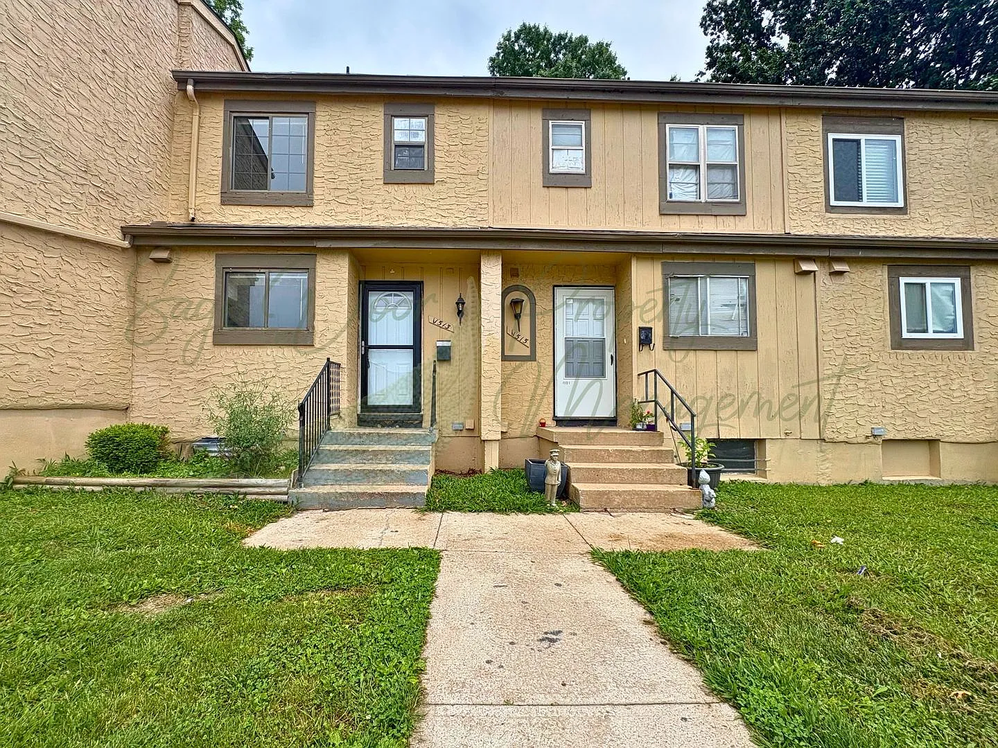 Spacious Townhome In Kansas City — Photo 3
