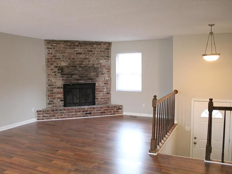 7004 Buddy J Ln #7004 — Photo 8