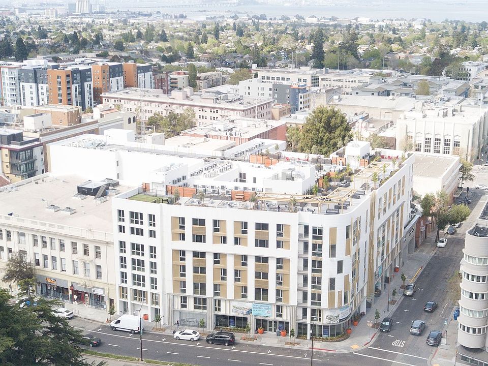 Building Photo 3
