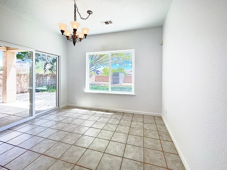 426 Paseo Roja Pl NE — Photo 8