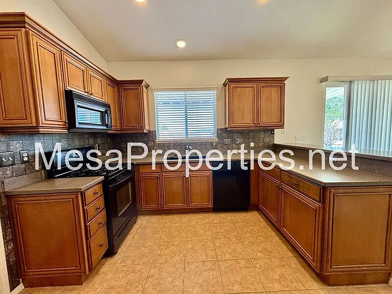 21172 Cabernet Ln — Photo 8