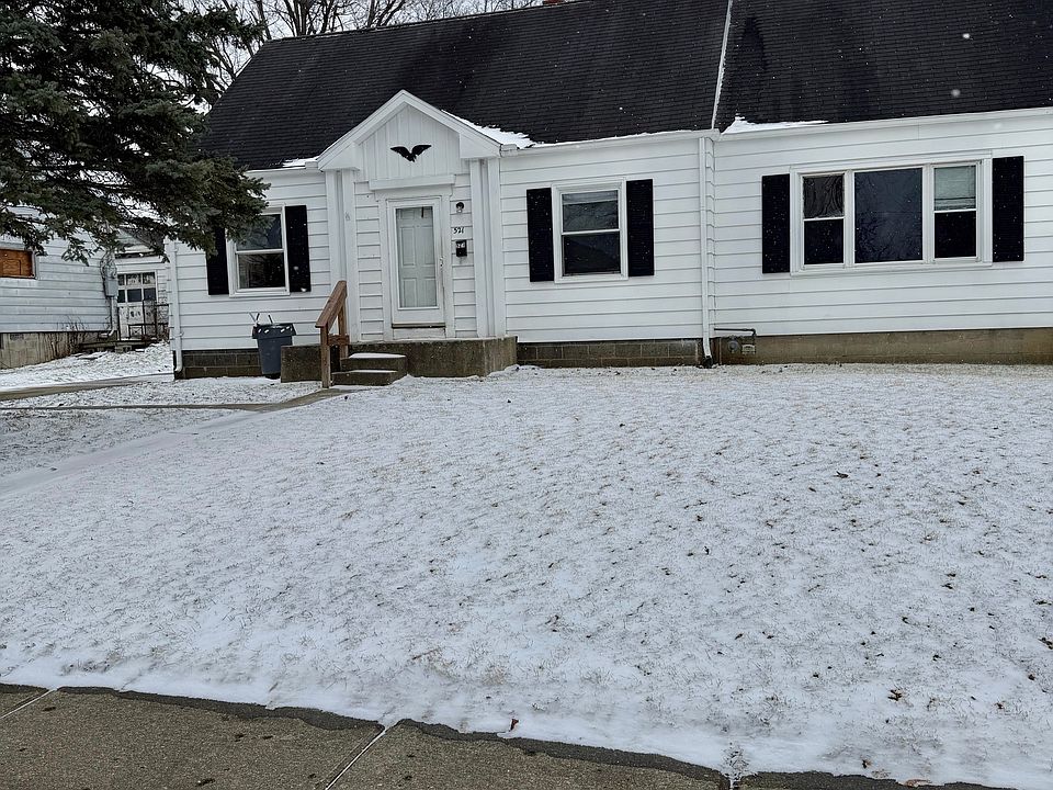 1st image of 521 W 37th St
