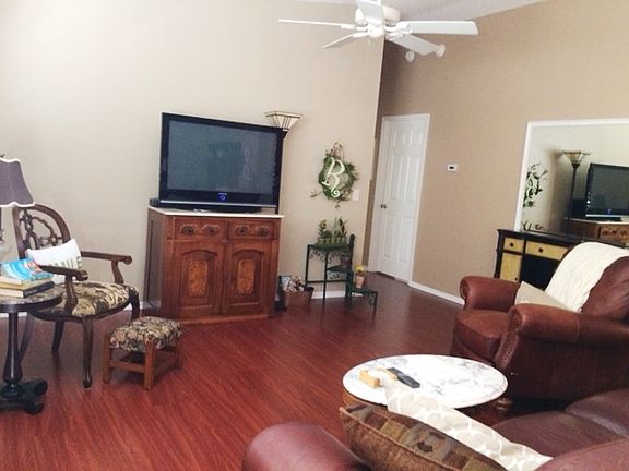 2nd image of 1600 Gibbes Way