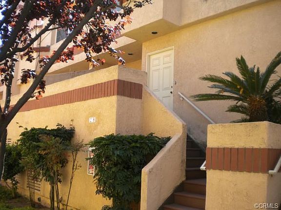 3rd image of 3101 Plaza Del Amo Unit 28