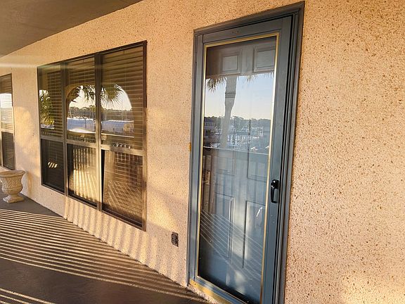 3rd image of 903 NW Avenue A #11