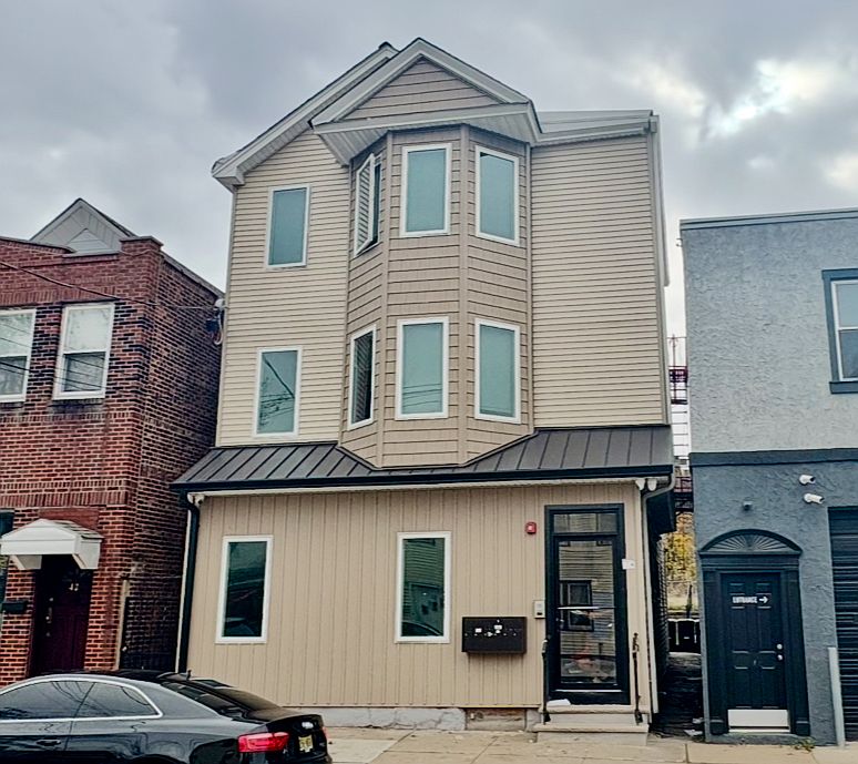1st image of 40 Johnston Ave APT 1F
