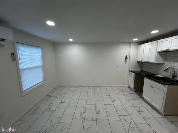 219 N 3rd St, Pottsville, PA 17901