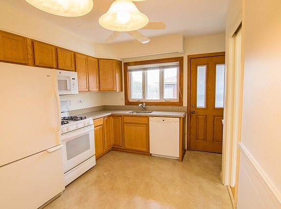 4th image of 10914 Robinhood St