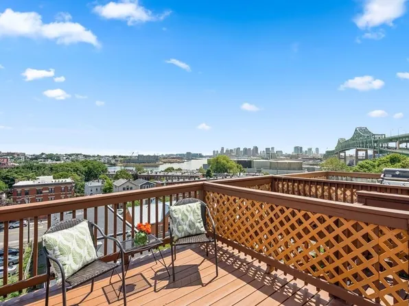 23 Chestnut St #5L, Chelsea, MA 02150
