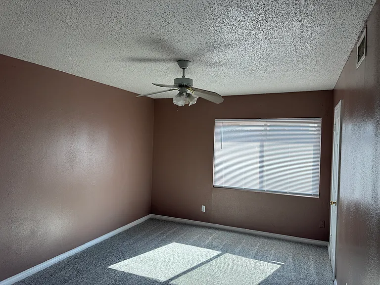 311 Sunset St — Photo 11