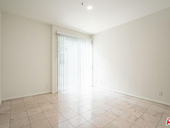 3rd image of 500 S Berendo St APT 221