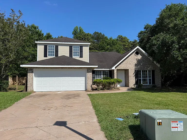 2911 Katy Ln — Photo 1