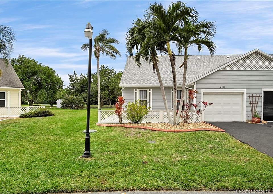 1st image of 2508 SE Tropical East Cir