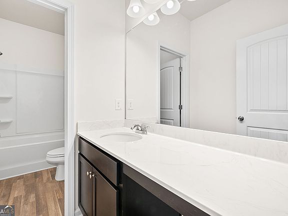 5th image of 503 Riverbirch Ct
