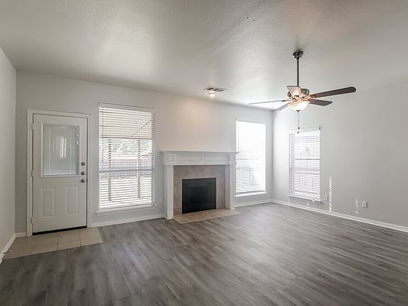 4th image of 614 Kari Anne Ln
