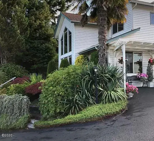 3530 Ocean View Dr photo 1