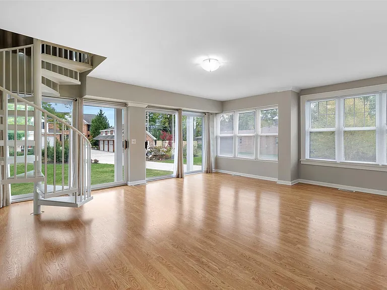 33316 Jefferson Ave — Photo 17