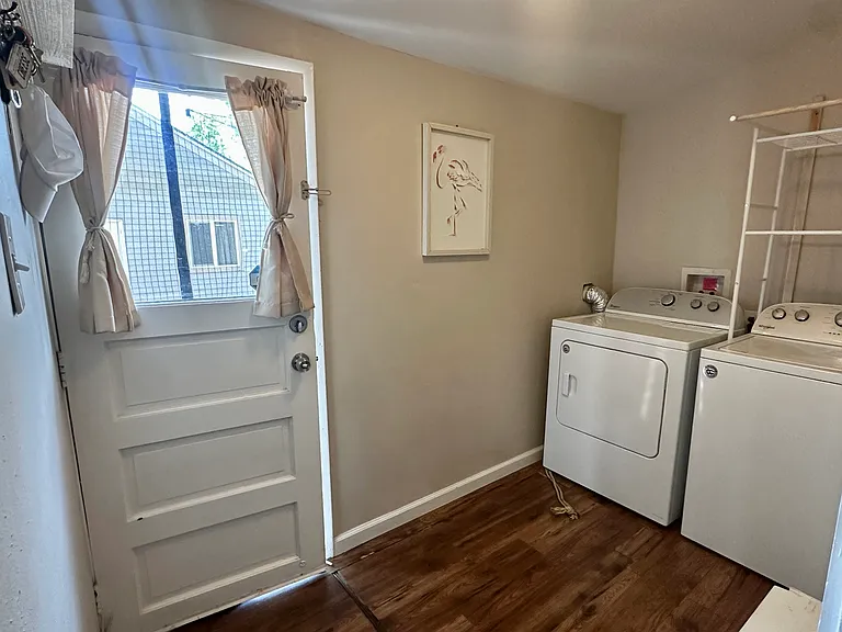 1062 Mariposa St — Photo 14