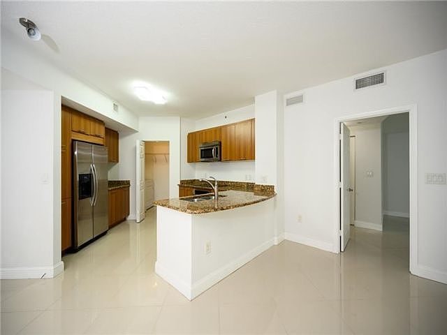 1st image of 510 NW 84th Ave APT 424