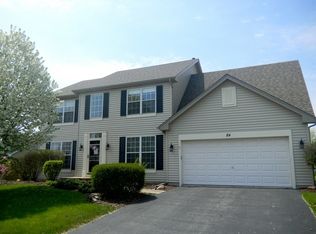 84 Pine Hill Dr, North Aurora, IL 60542
