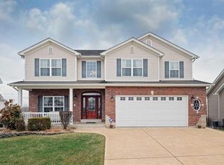 110 Winter Lake Blvd, Fenton, MO 63026