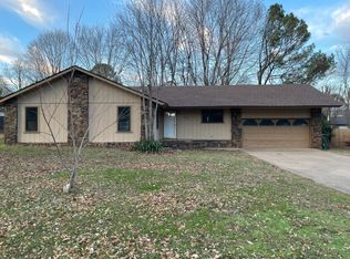 2408 E Elaine Ave, Fayetteville, AR 72703
