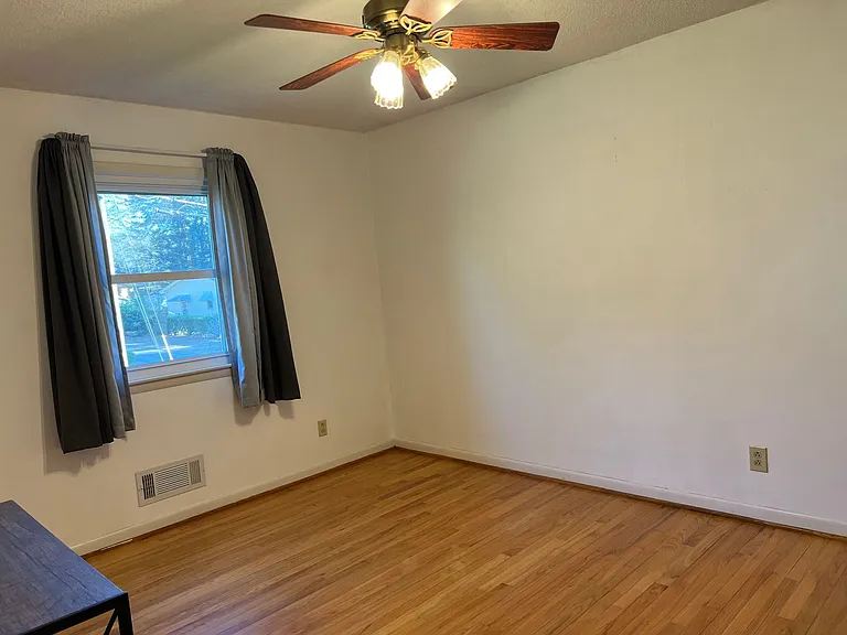 708 Austin Ave — Photo 18