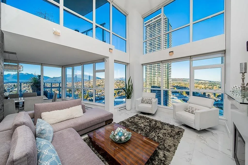 3 bed, 2040 sqft, $6,750 — Photo 1