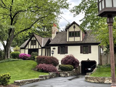5735 Bradley Blvd, Bethesda, MD, 20814