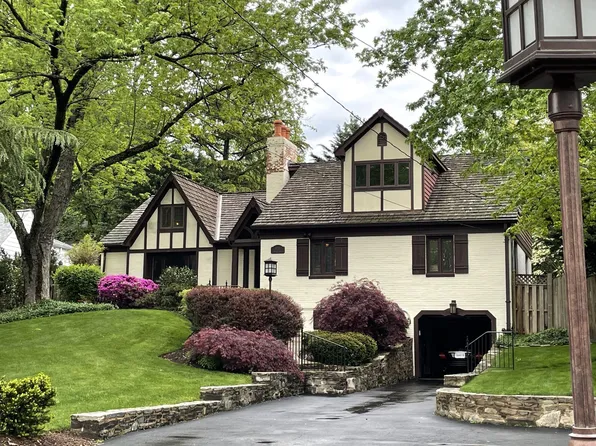 5735 Bradley Blvd, Bethesda, MD 20814