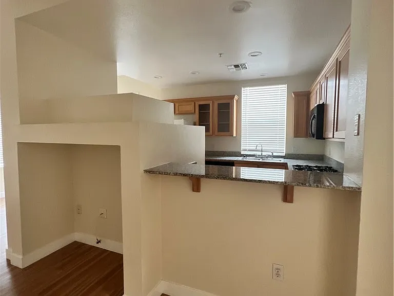 19 E Agate Ave #303 — Photo 9