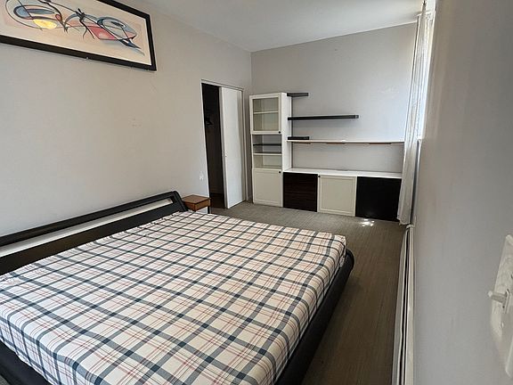 3rd image of 841 W Sunnyside Ave APT 302