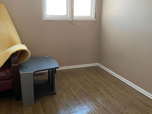 4th image of 7113 Bowman Ave #1