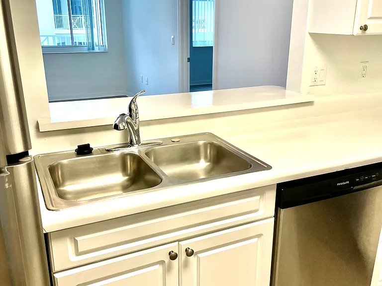 255 Evernia St #70 — Photo 4