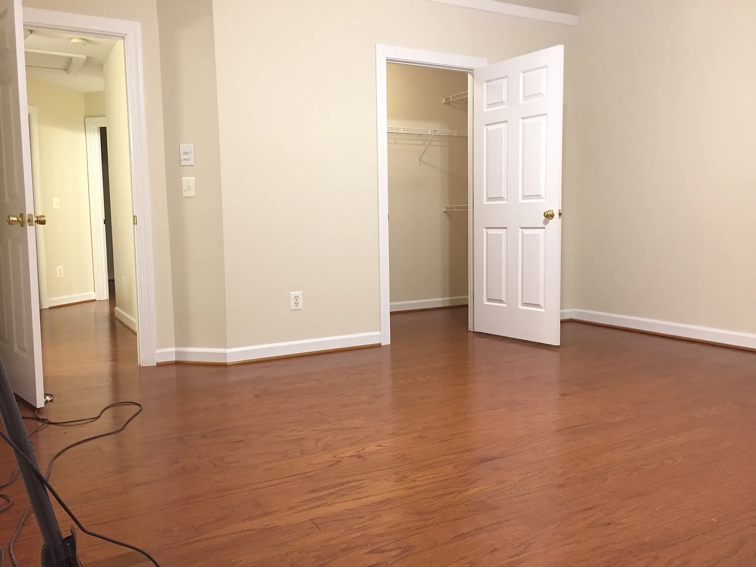 3 bed, 2261 sqft, $3,000 — Photo 2